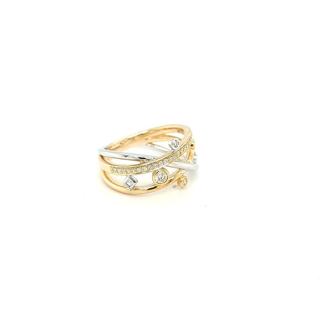 YELLOW AND WHITE GOLD DIAMOND RING