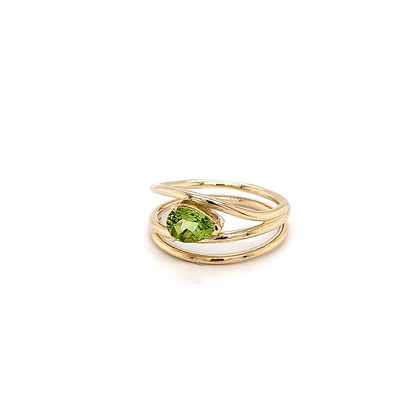 PEAR SHAPED PERIDOT RING