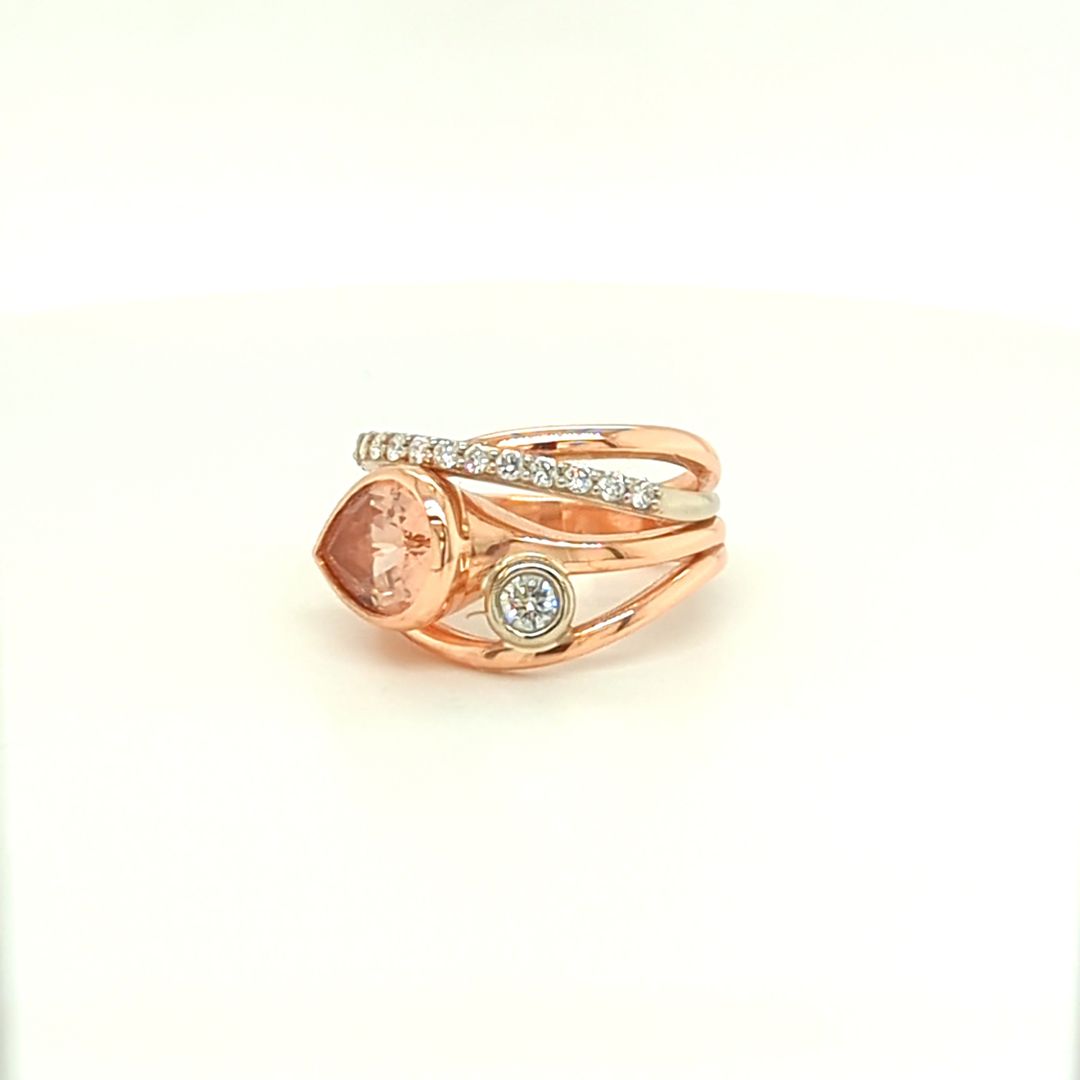 MORGANITE & DIAMOND RING