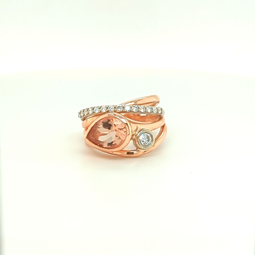 MORGANITE & DIAMOND RING