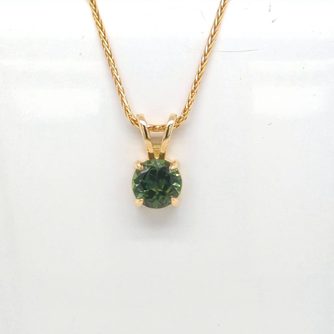 GREEN SAPPHIRE PENDANT