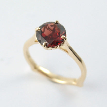 ROUND CUT GARNET RING