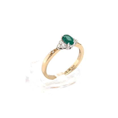 EMERALD & DIAMOND RING