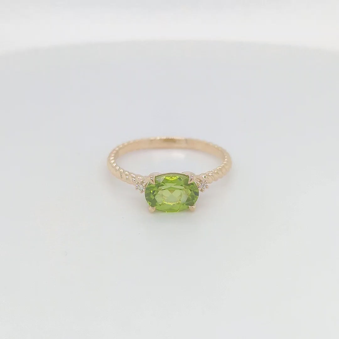 Load video: OVAL PERIDOT &amp; DIAMOND RING